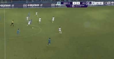 有传罗伯特·帕丁森已经搬出了二人共同居住的寓所，并与米莎·巴顿传出新恋情。