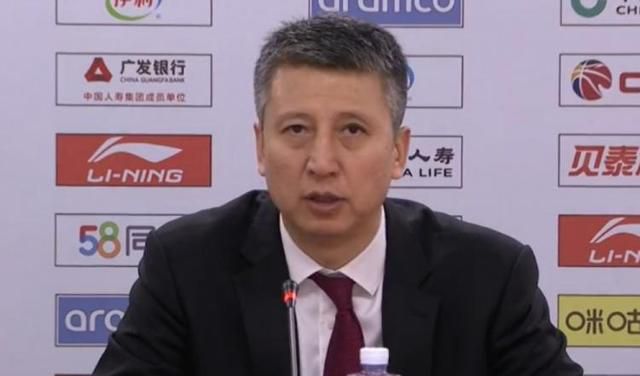 此番李宇春是受国际顶级设计师Riccardo Tisci亲自邀约，专程赴巴黎时装周观赏Riccardo最新时装秀。