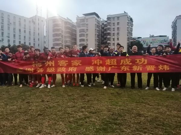《银河补习班》受到新片冲击，单日排片大幅度下降 大盘上涨21% 《哪吒》连续28天蝉联日冠 2019-08-23 8月22日，大盘报收票房1.38亿，较前一日上涨21%。