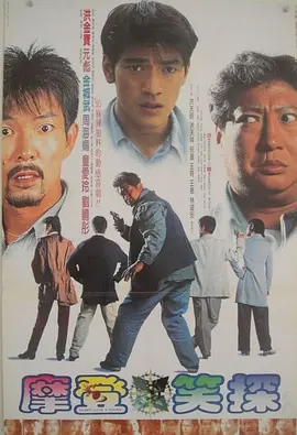 71岁的大卫·林奇一头白发，精神矍铄，气场十足。